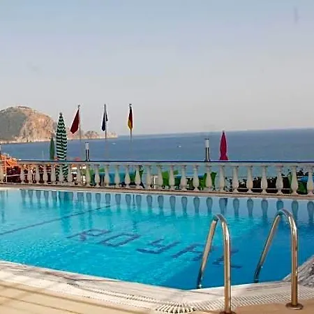 Royal فندق